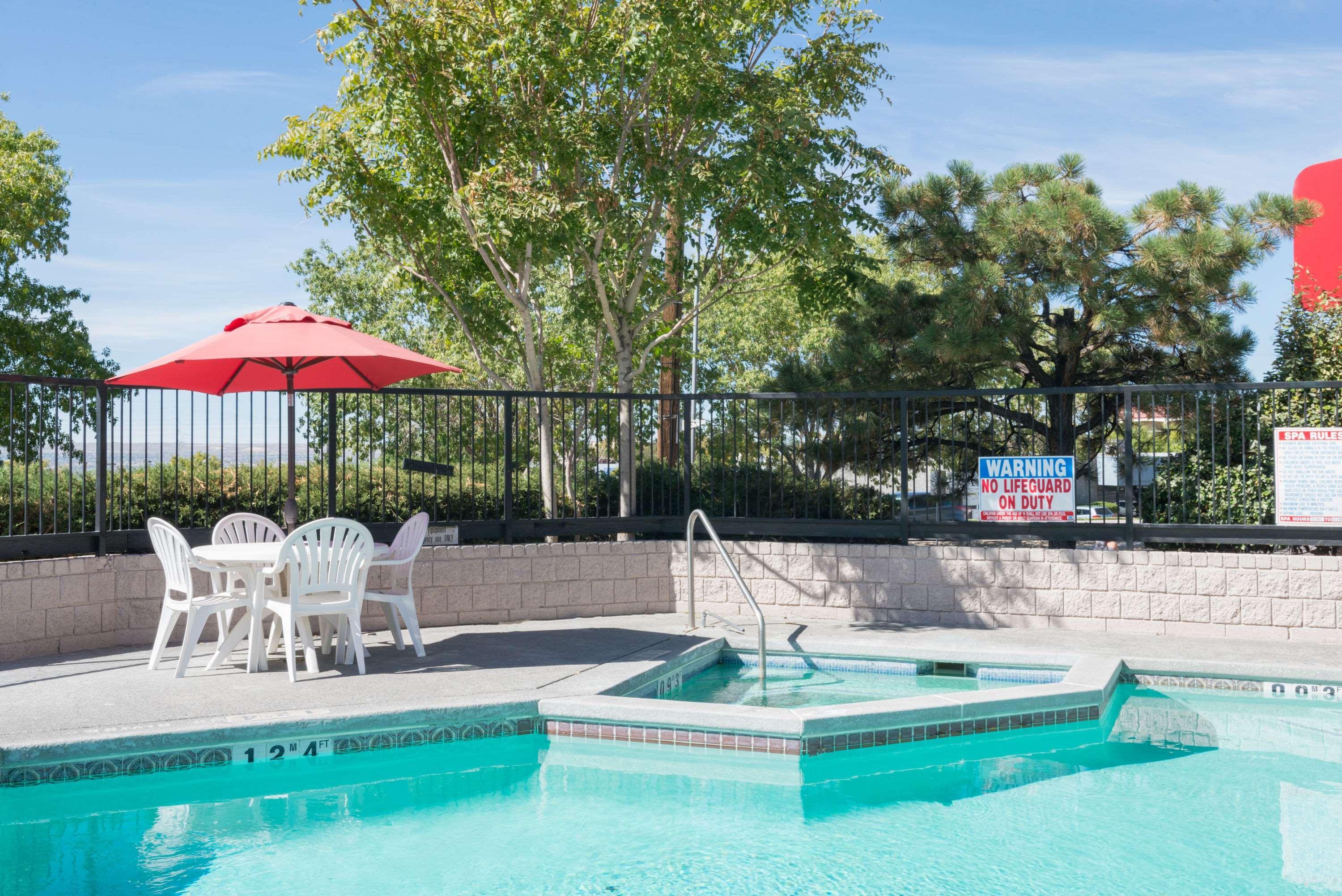 Ramada By Wyndham Albuquerque Airport Hotell Eksteriør bilde
