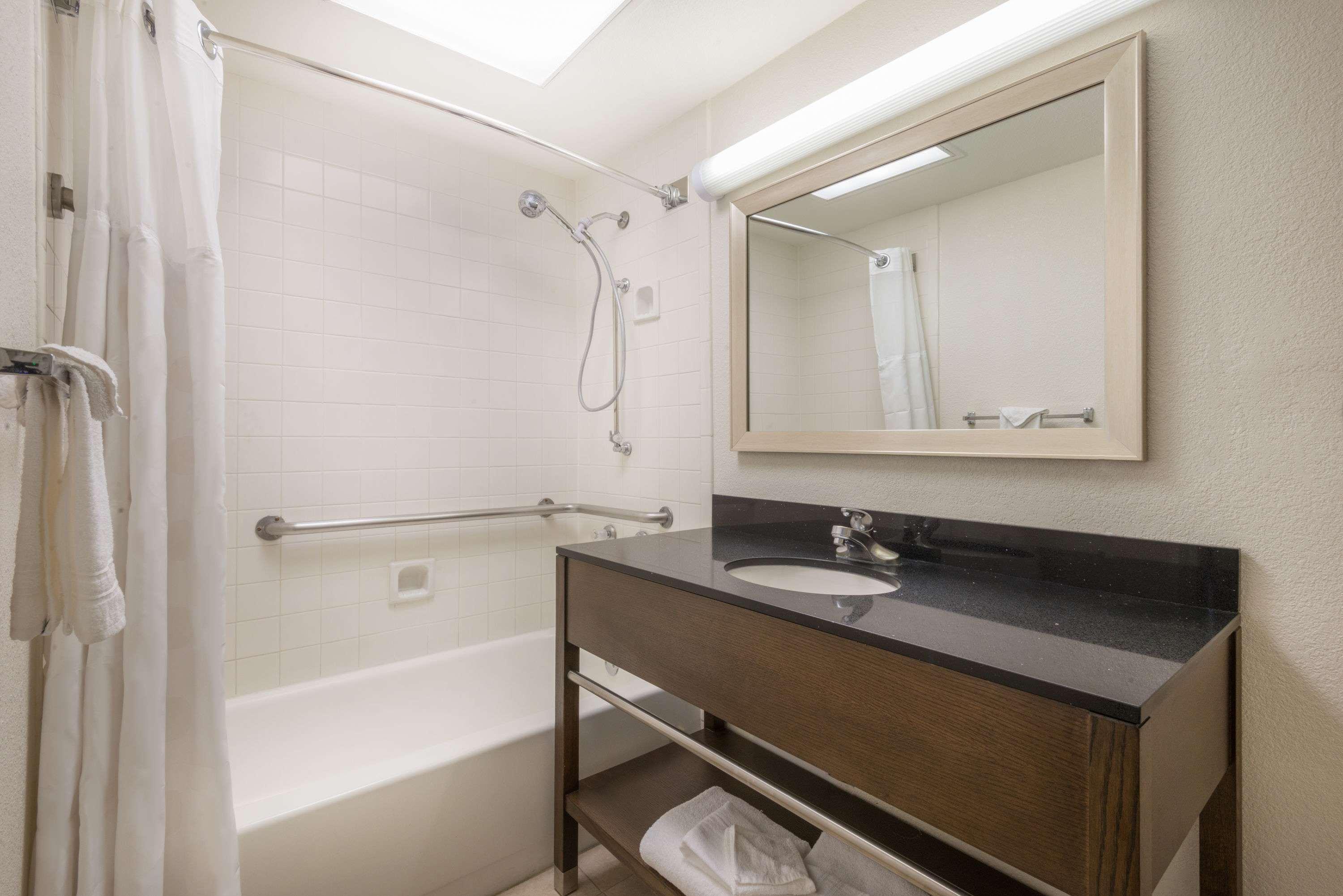 Ramada By Wyndham Albuquerque Airport Hotell Eksteriør bilde