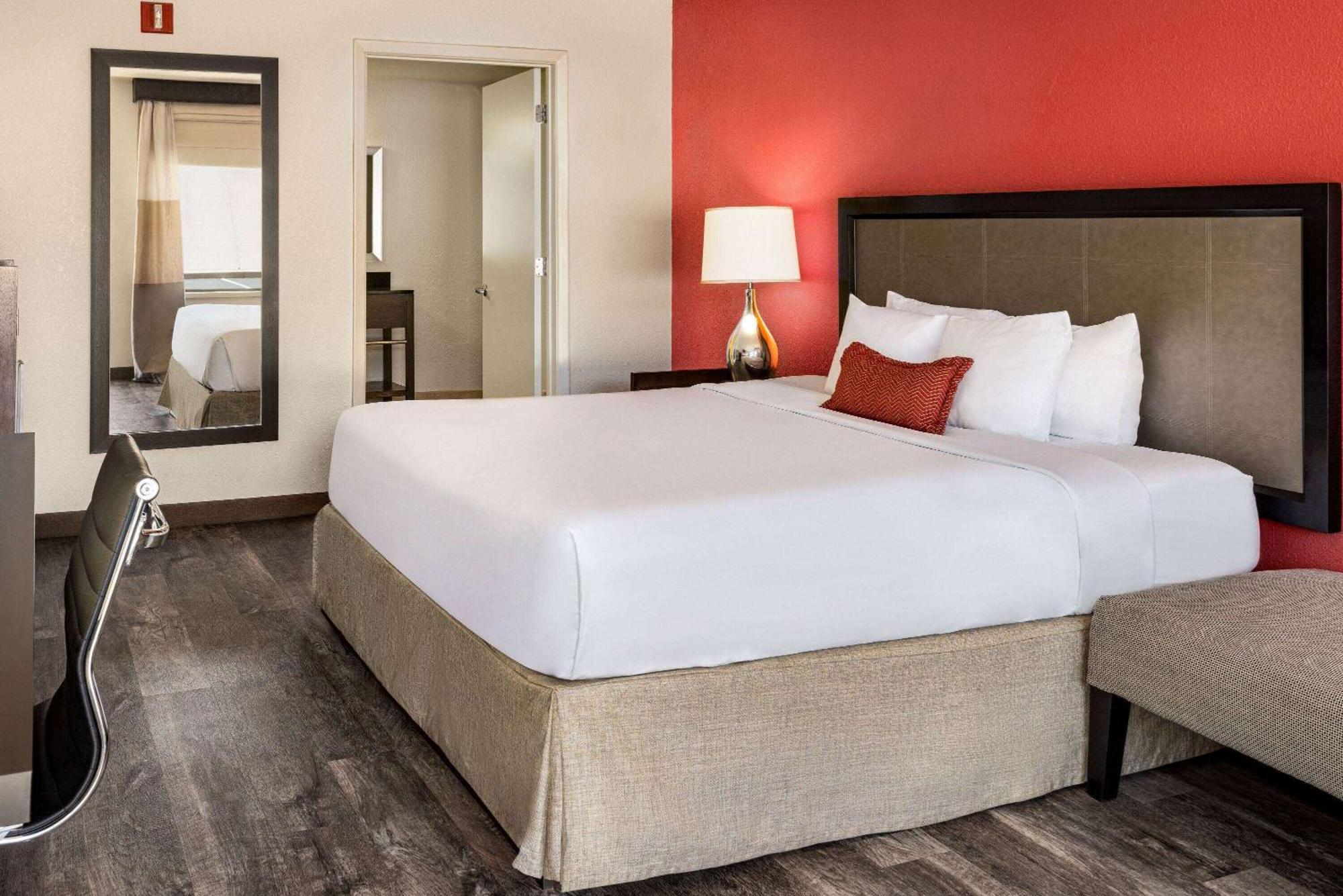 Ramada By Wyndham Albuquerque Airport Hotell Eksteriør bilde