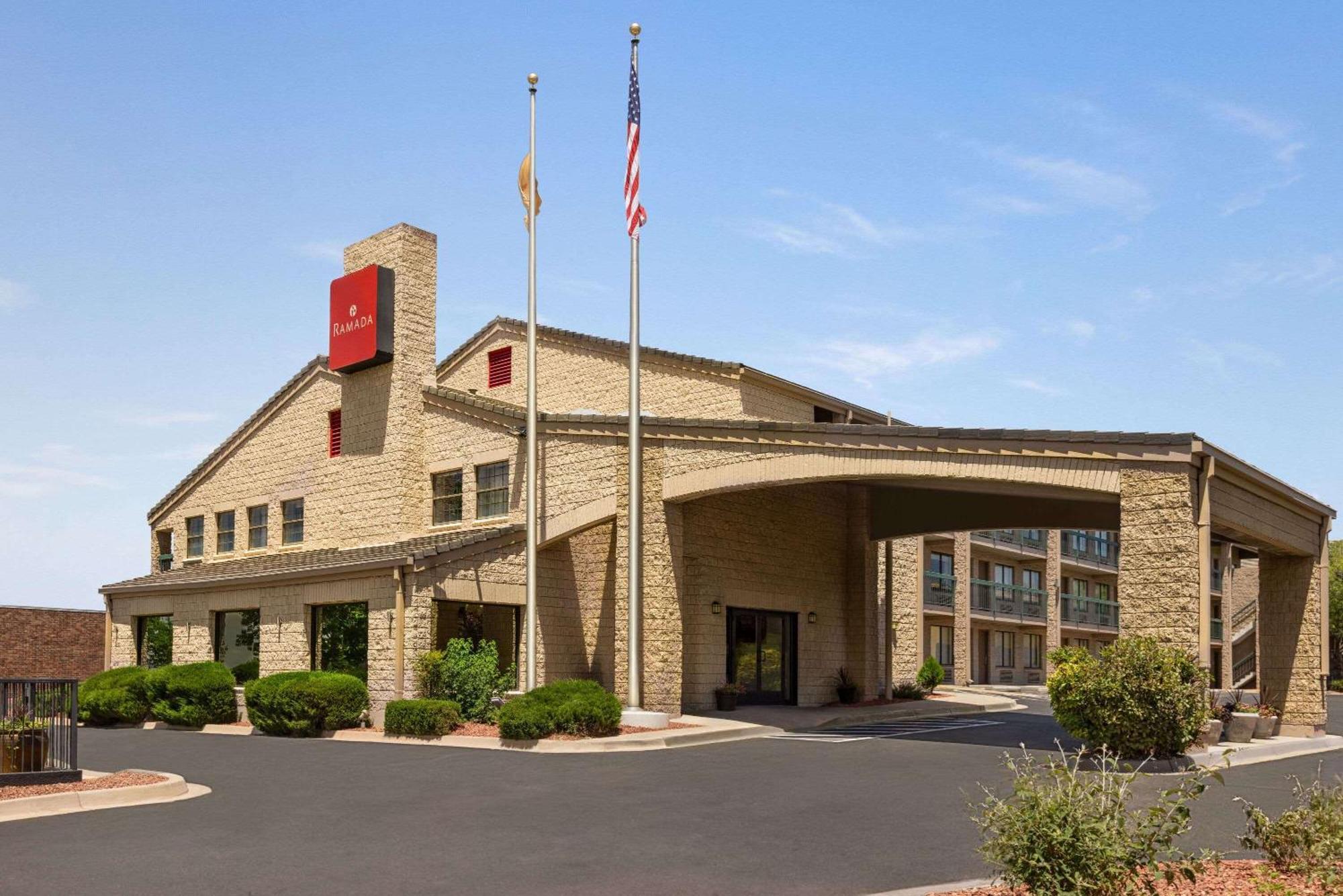 Ramada By Wyndham Albuquerque Airport Hotell Eksteriør bilde