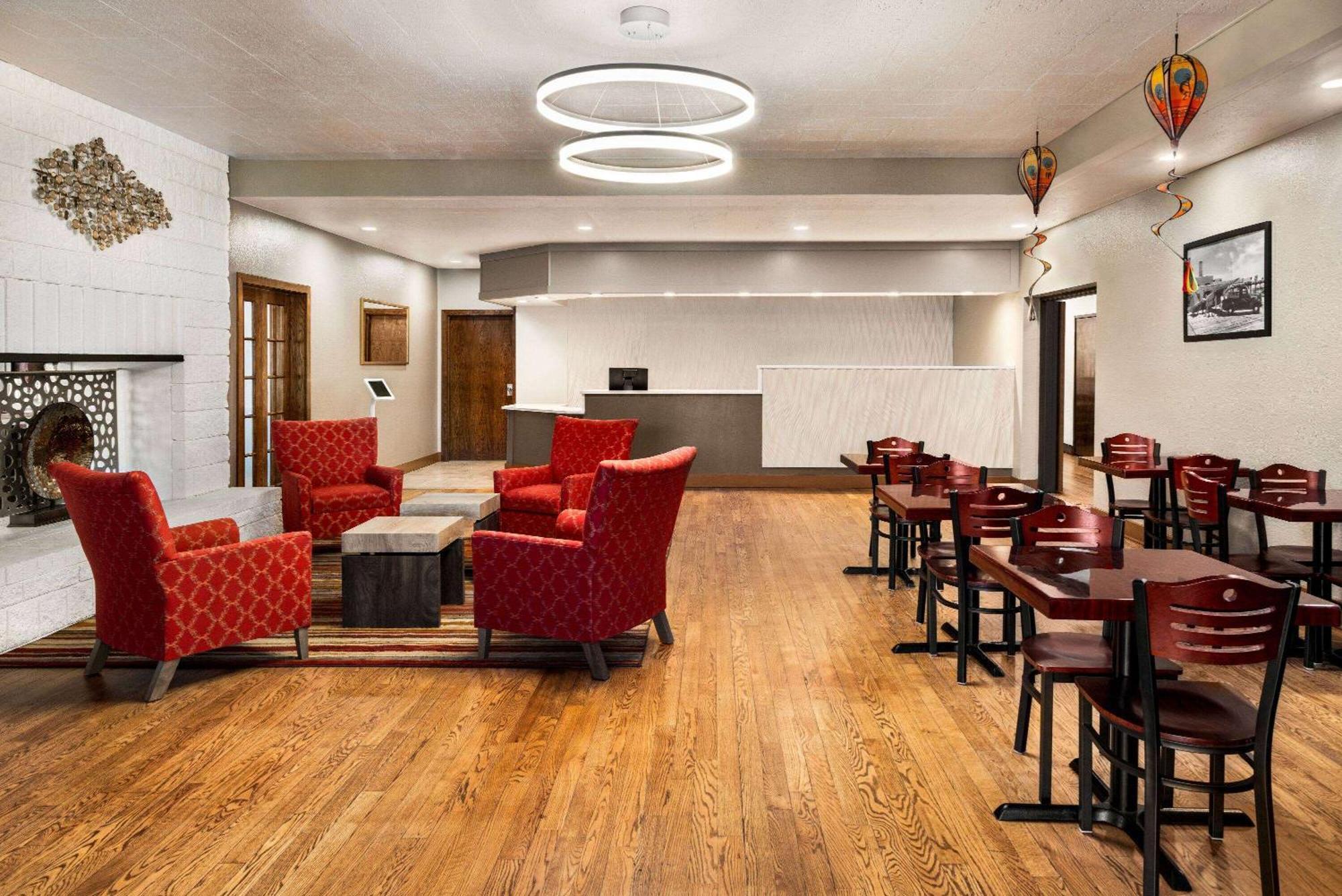 Ramada By Wyndham Albuquerque Airport Hotell Eksteriør bilde