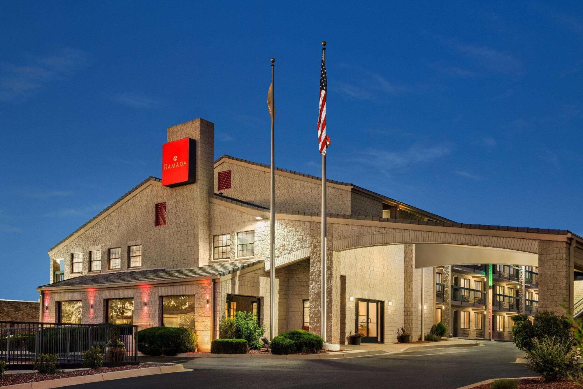 Ramada By Wyndham Albuquerque Airport Hotell Eksteriør bilde
