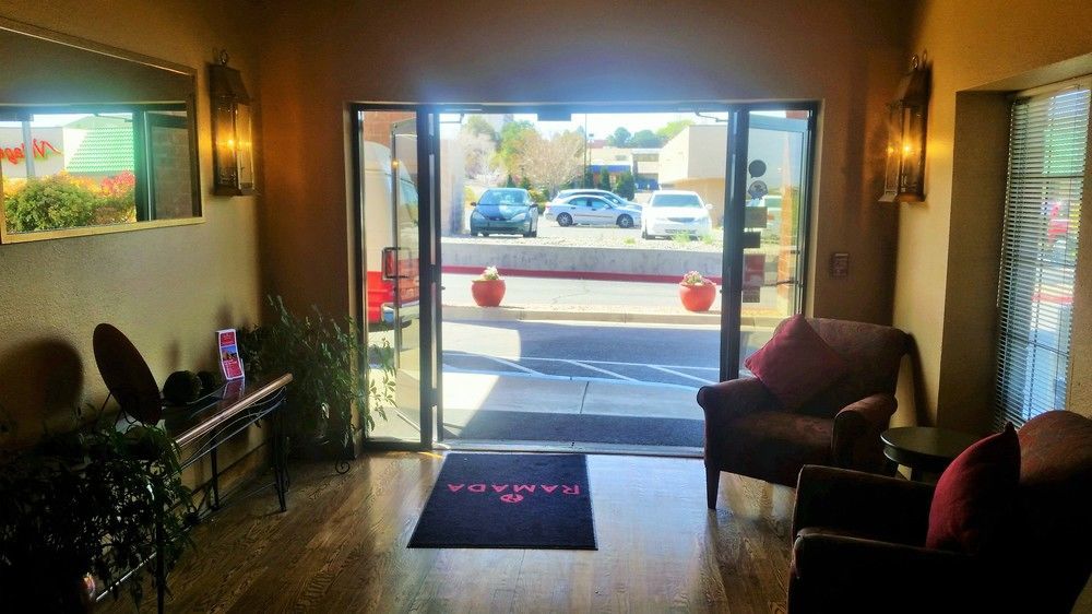Ramada By Wyndham Albuquerque Airport Hotell Eksteriør bilde