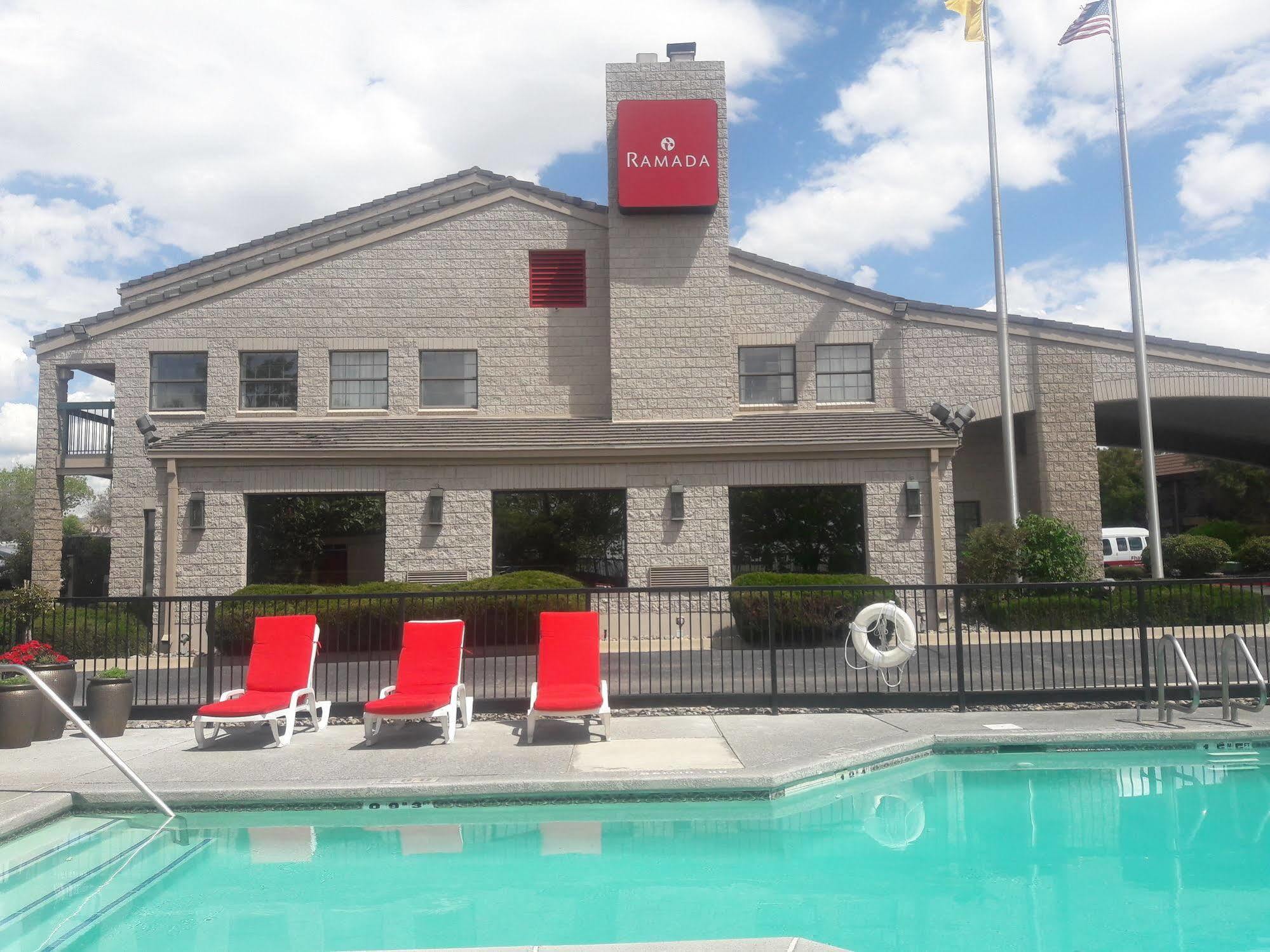 Ramada By Wyndham Albuquerque Airport Hotell Eksteriør bilde